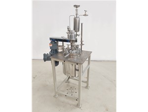 5L华体会体育手机版  配恒压加料罐已完工发往淄博